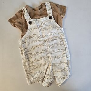 Little Navy By Old Navy Beige Car Print Overalls And T Shirt Set 6-12m